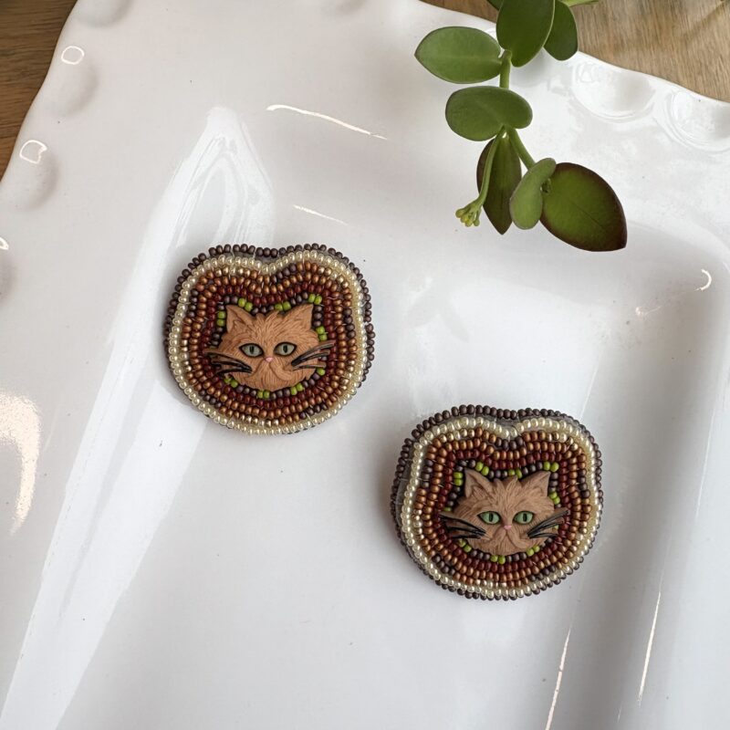 Kathleen Embrey beaded tan cat earrings