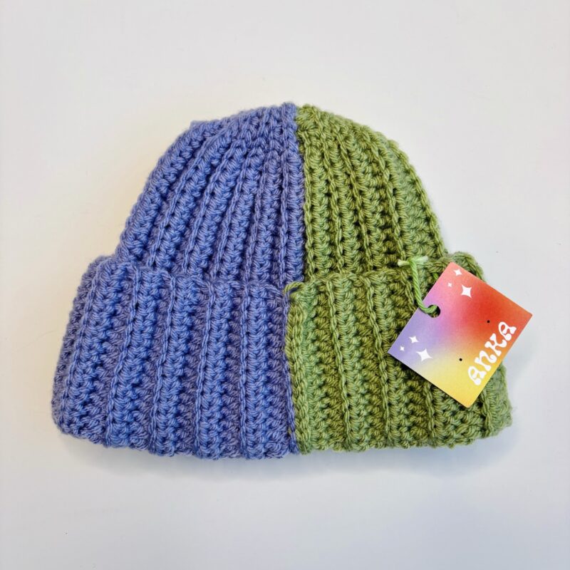 anka snider lilac/green two-tone beanie
