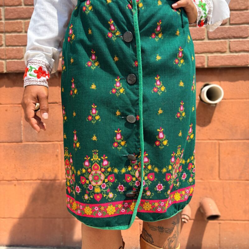 1970s green floral skirt, size 26”