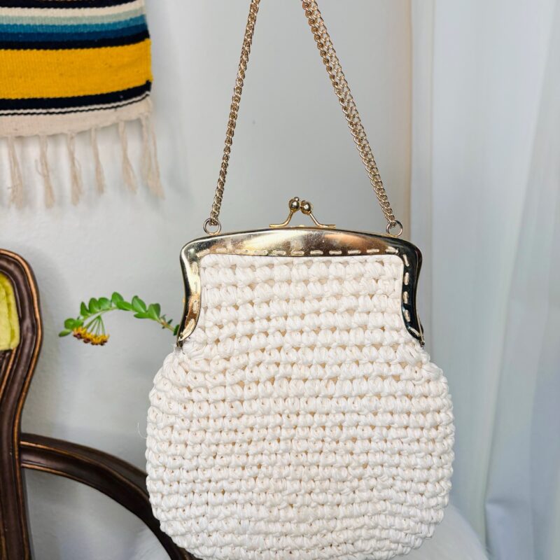 Vintage beige woven bag